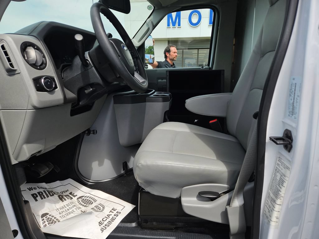 New 2026 Ford E-450 and Econoline 450 Super Duty w/ Shuttle Bus Prep Package RWD image 14