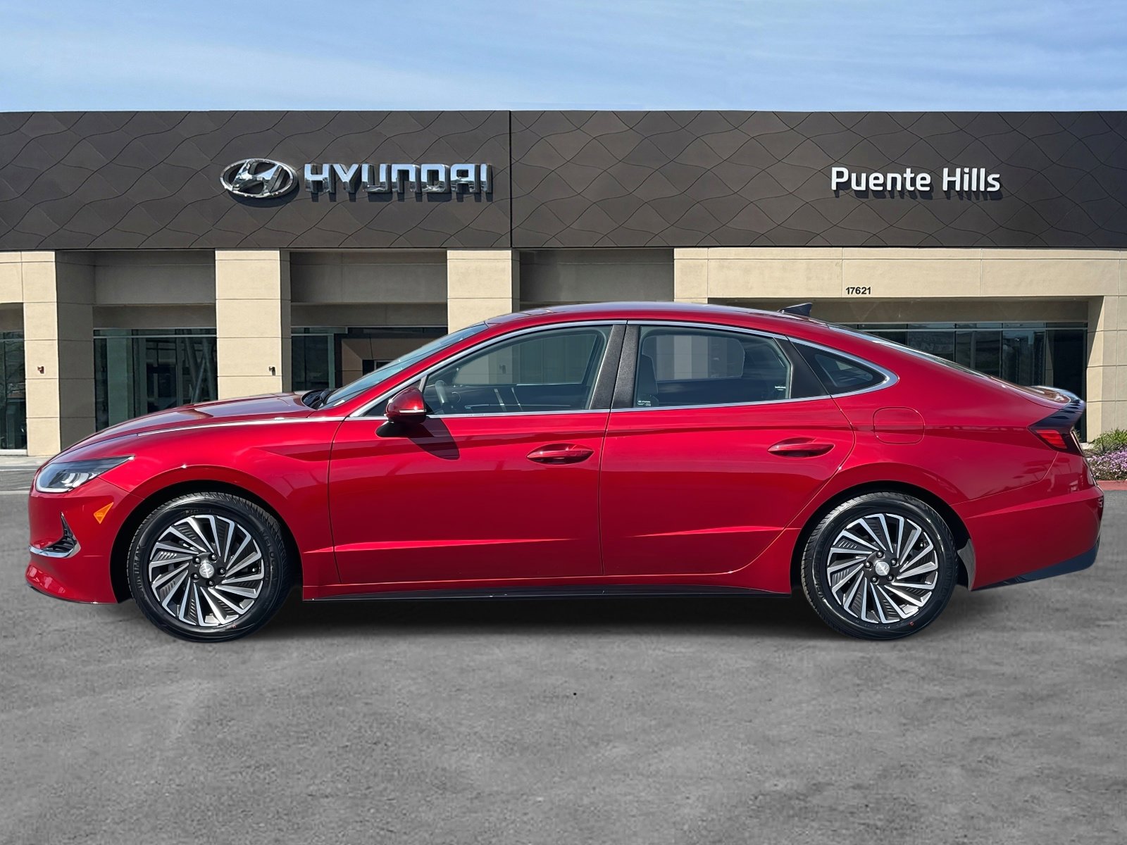 Used 2023 Hyundai Sonata SEL w/ Cargo Package image 3