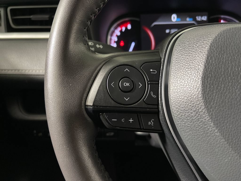 Certified 2025 Toyota RAV4 XLE w/ Convenience Package FWD image 26
