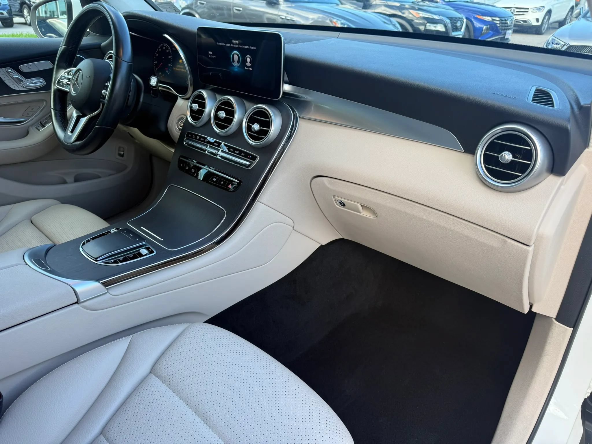 Used 2022 Mercedes-Benz GLC 300 4MATIC w/ Multimedia Package Lite image 16