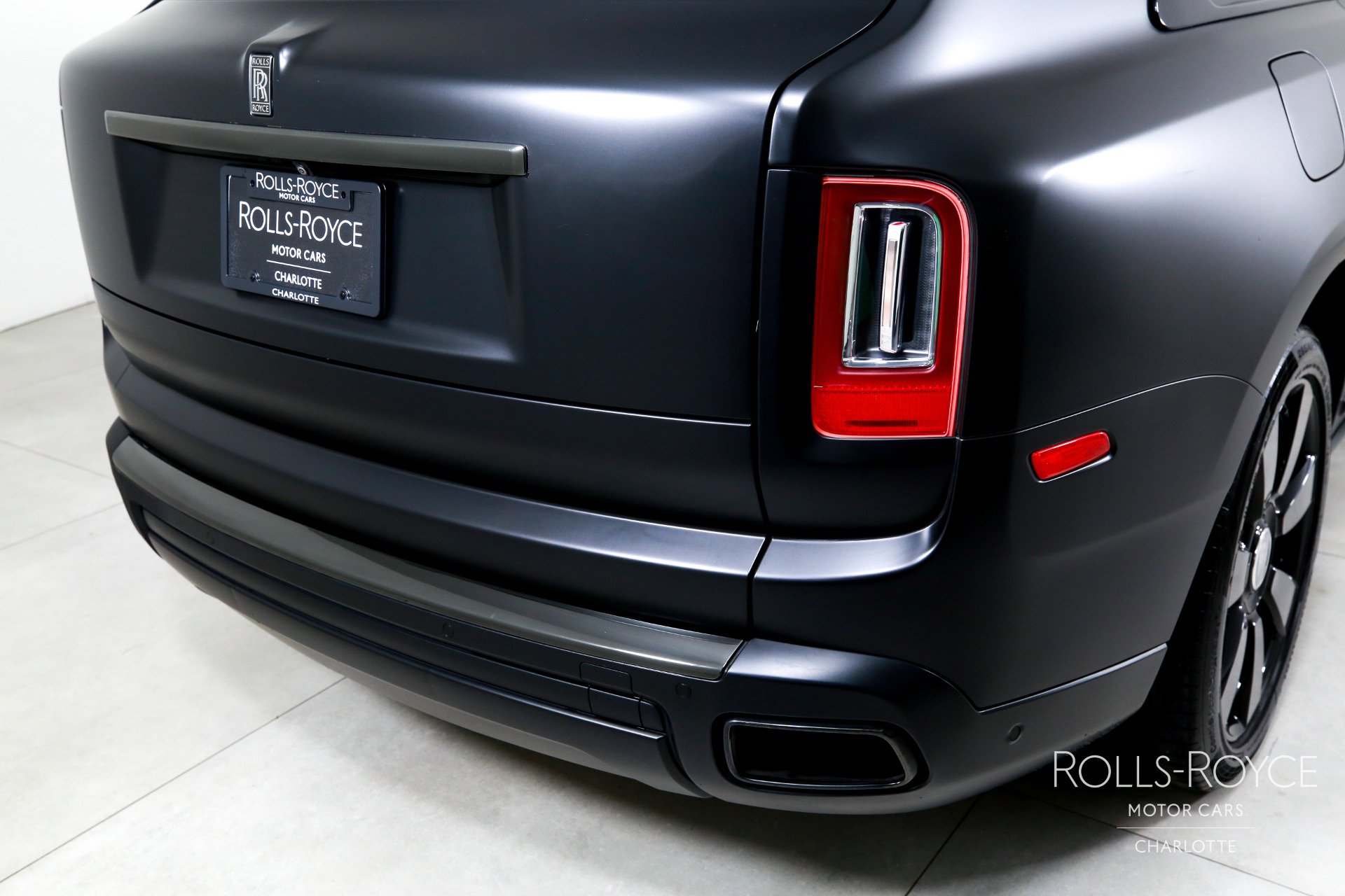 Used 2020 Rolls-Royce Cullinan Black Badge image 45