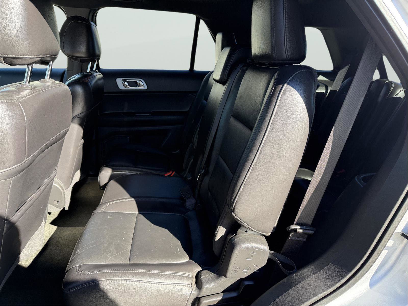 Used 2013 Ford Explorer XLT image 14