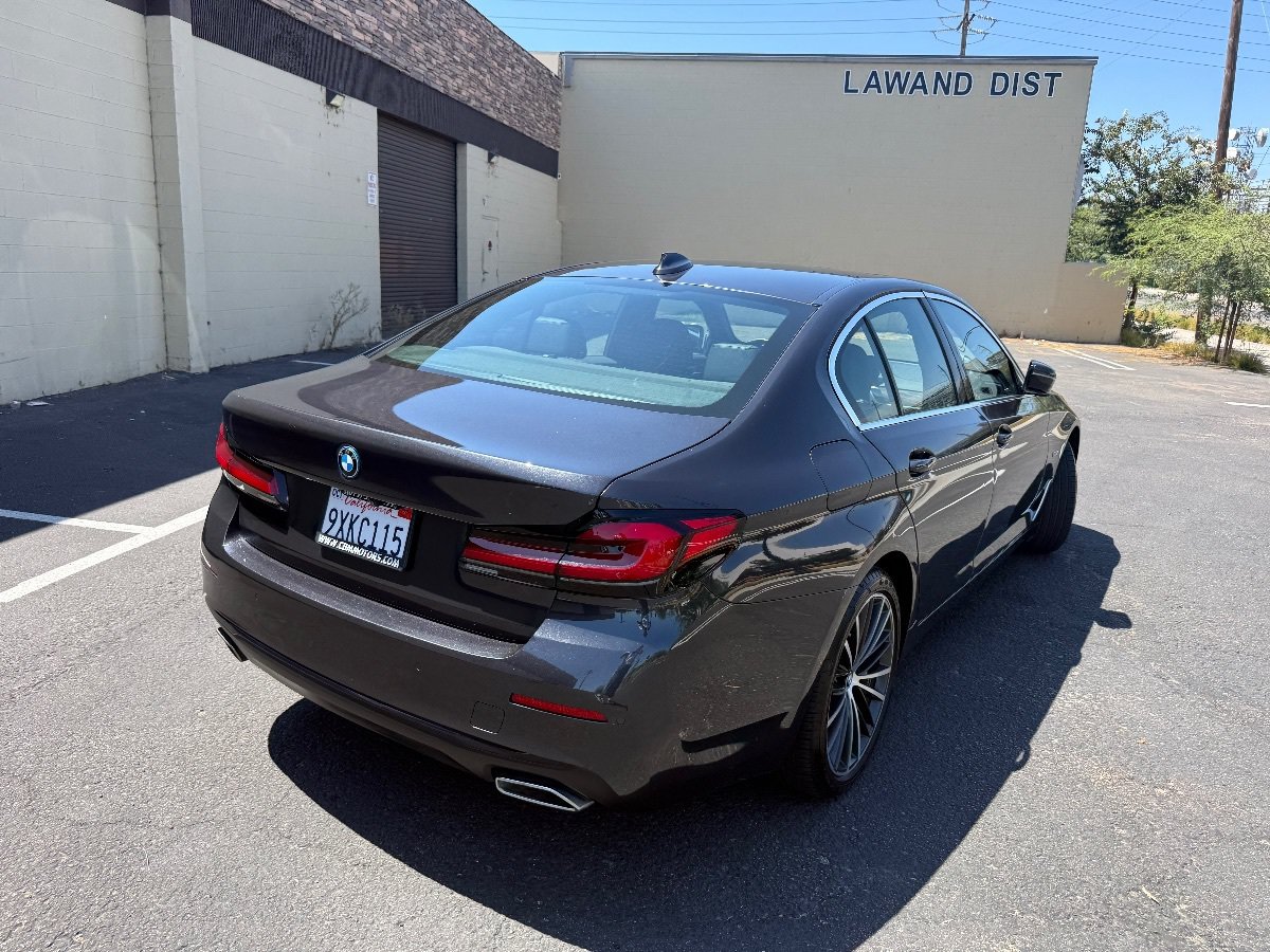 Used 2023 BMW 530e w/ Convenience Package RWD image 8