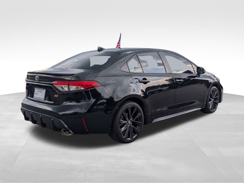 Used 2024 Toyota Corolla SE FWD image 4