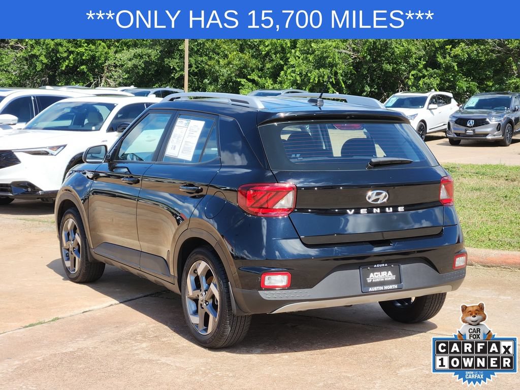 Used 2024 Hyundai Venue SEL FWD image 8