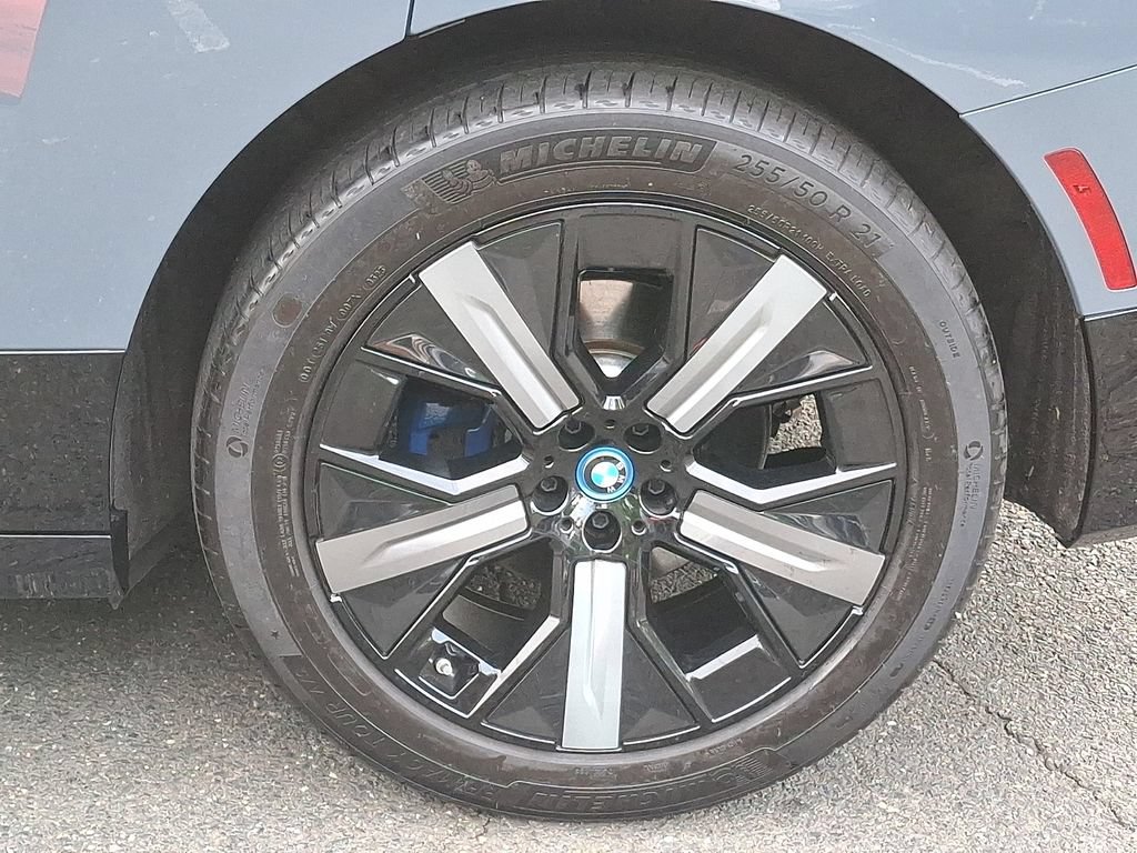 Certified 2024 BMW iX xDrive50 w/ Sport Package AWD/4WD image 6