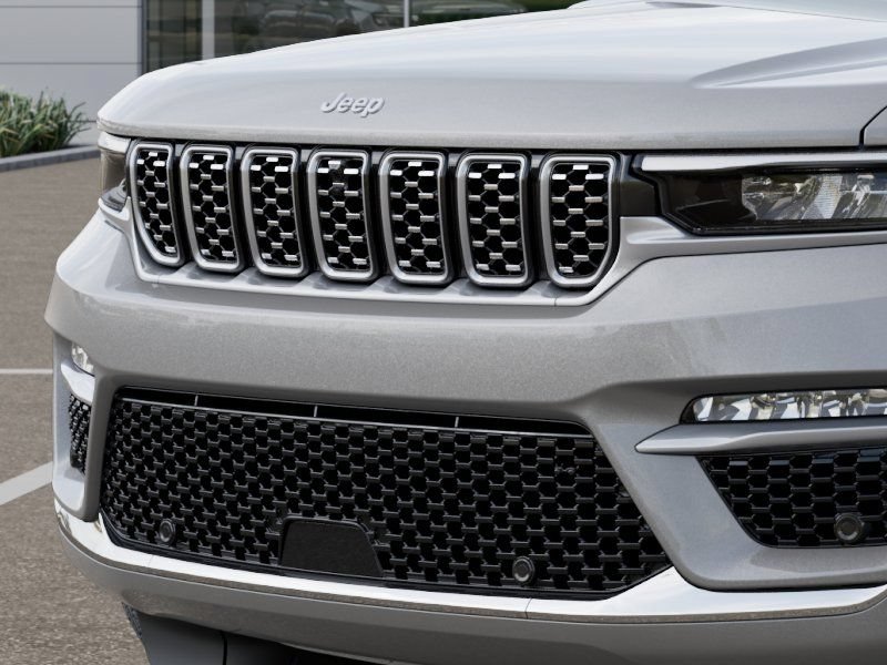 New 2025 Jeep Grand Cherokee Summit AWD/4WD image 11