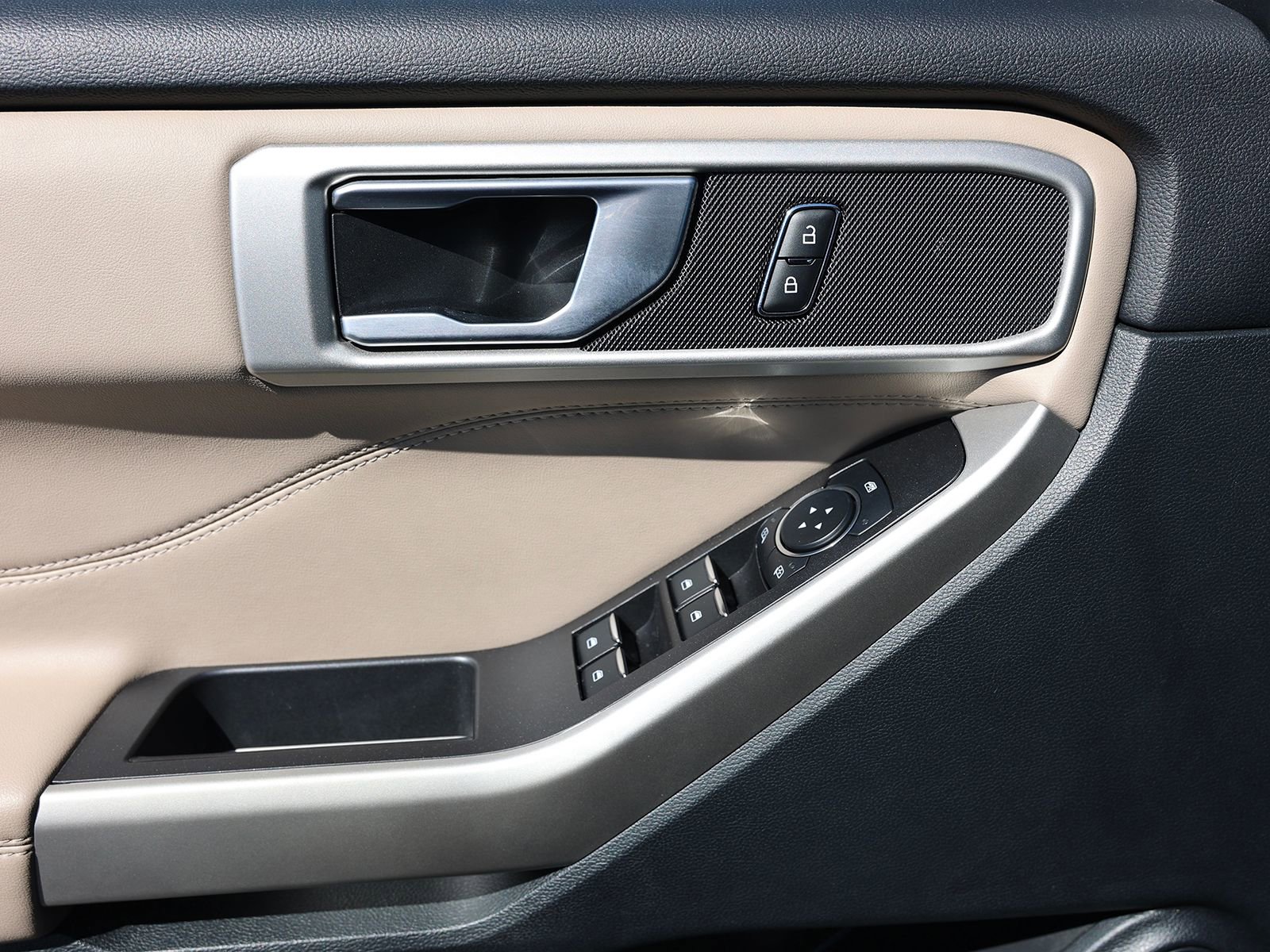 Used 2023 Ford Explorer XLT w/ Equipment Group 202A image 36