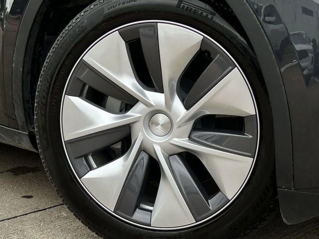 Used 2024 Tesla Model Y Long Range AWD/4WD image 10
