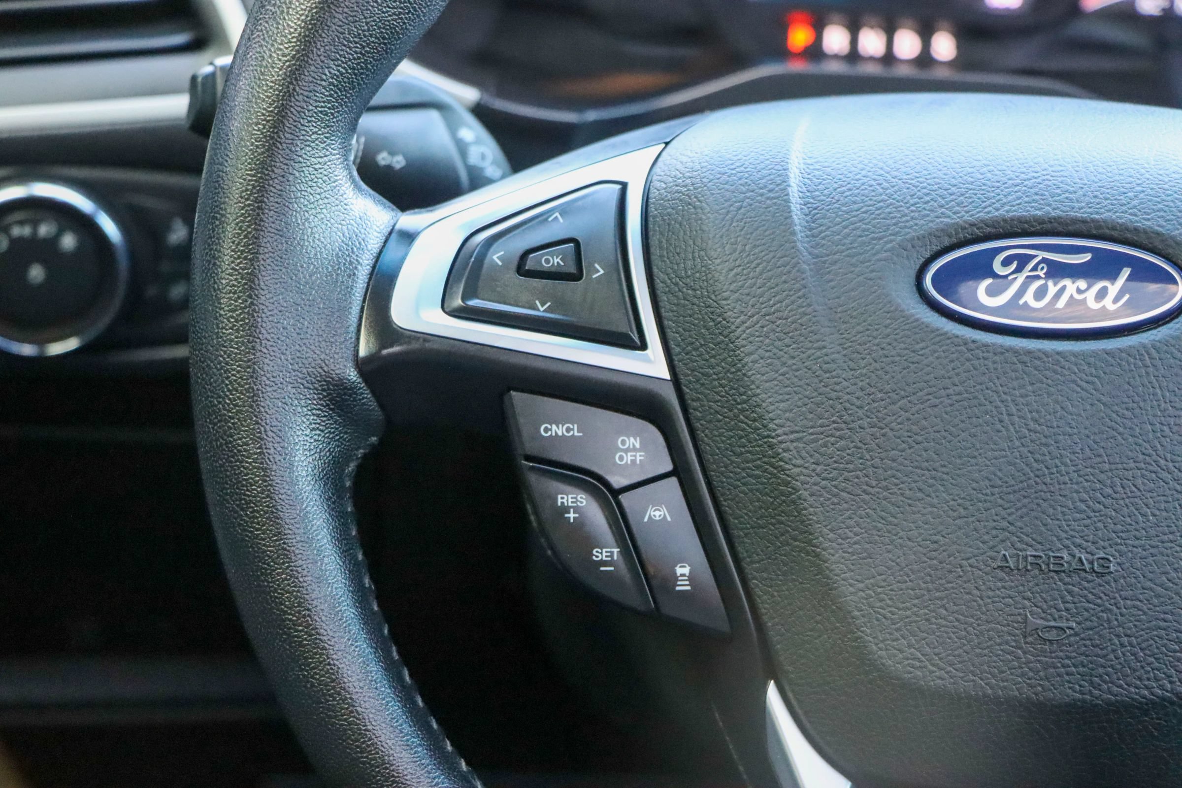 Used 2019 Ford Edge SEL w/ Equipment Group 201A FWD image 29