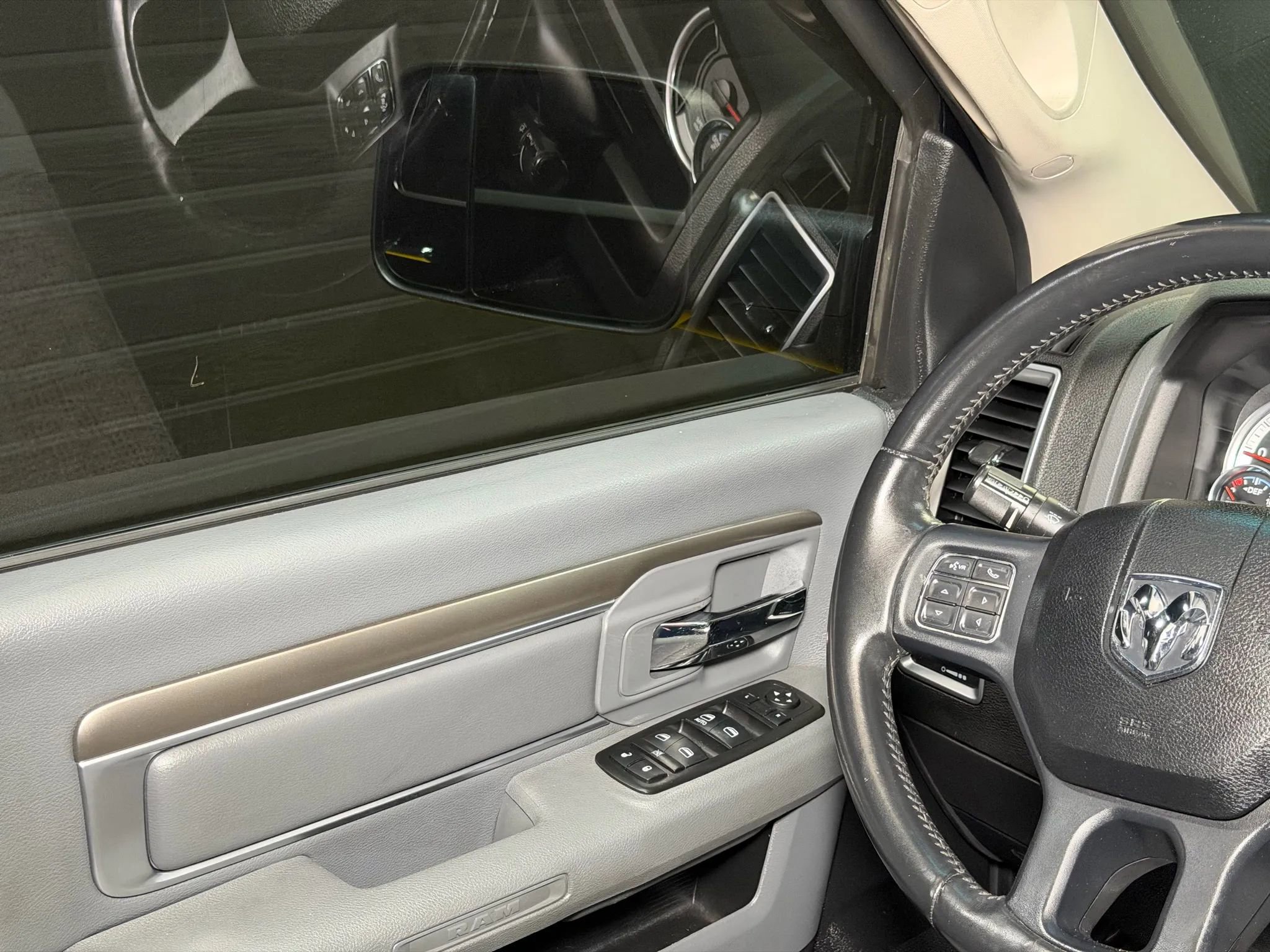 Used 2015 RAM 1500 Big Horn image 23