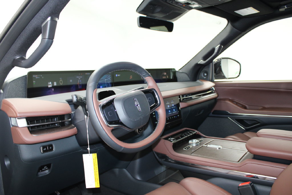 New 2027 Lincoln Navigator Reserve AWD/4WD image 23