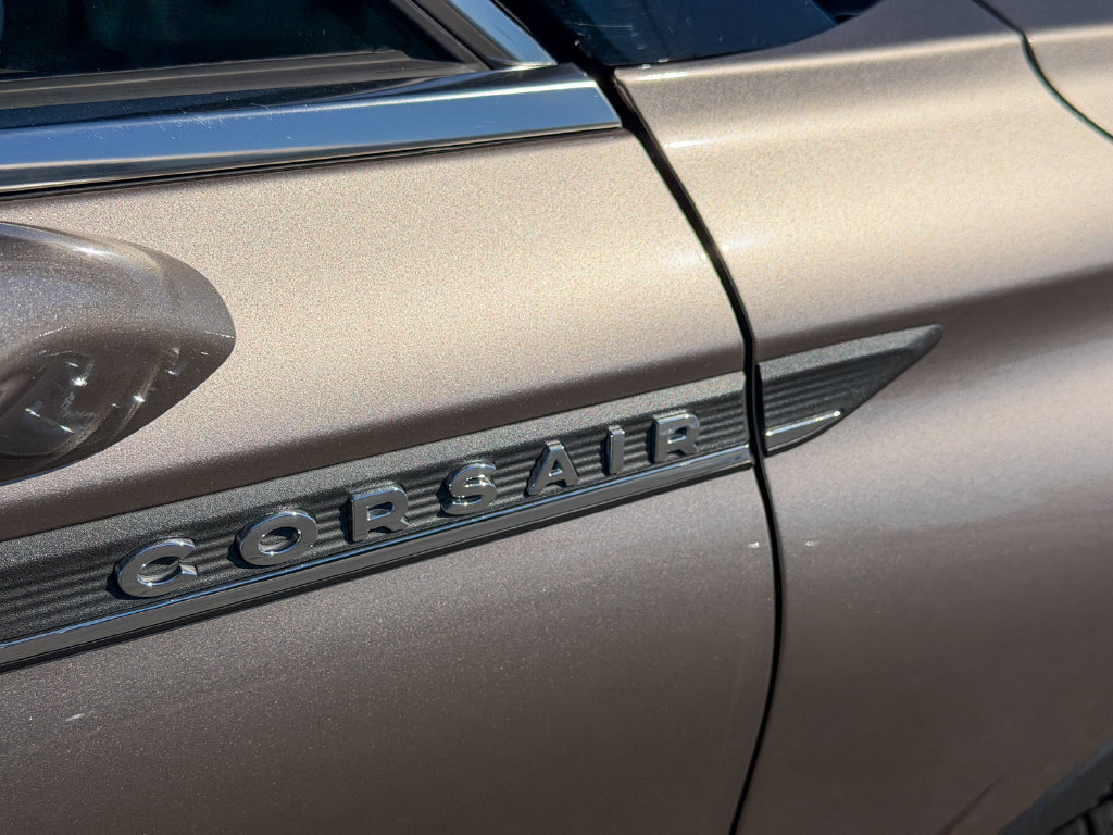 Used 2021 Lincoln Corsair FWD w/ Premium Package image 6