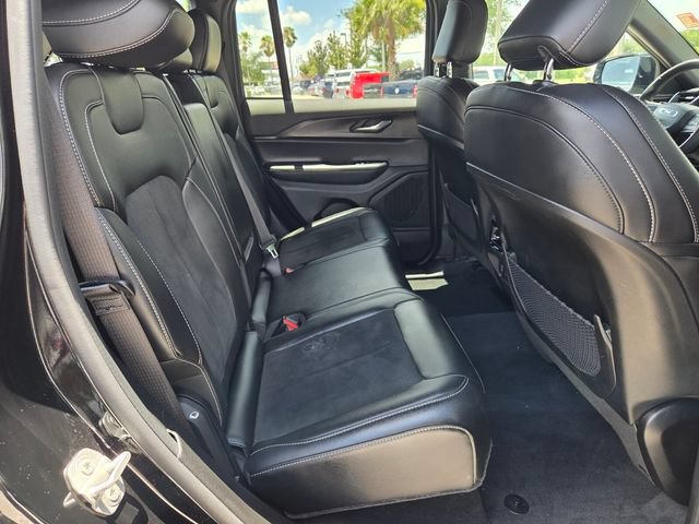 Certified 2025 Jeep Grand Cherokee Altitude AWD/4WD image 13
