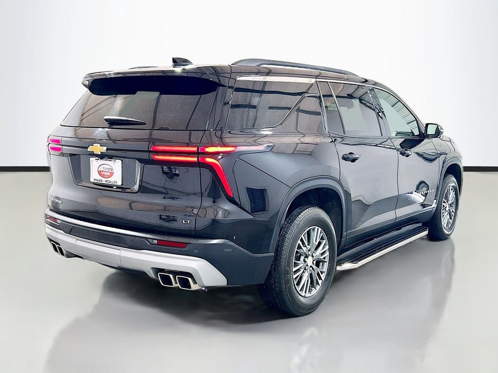 Used 2024 Chevrolet Traverse LT image 4