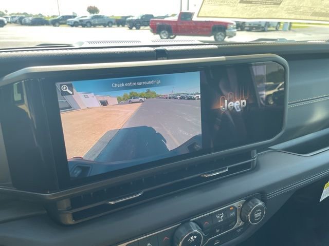 New 2025 Jeep Gladiator Sport image 17