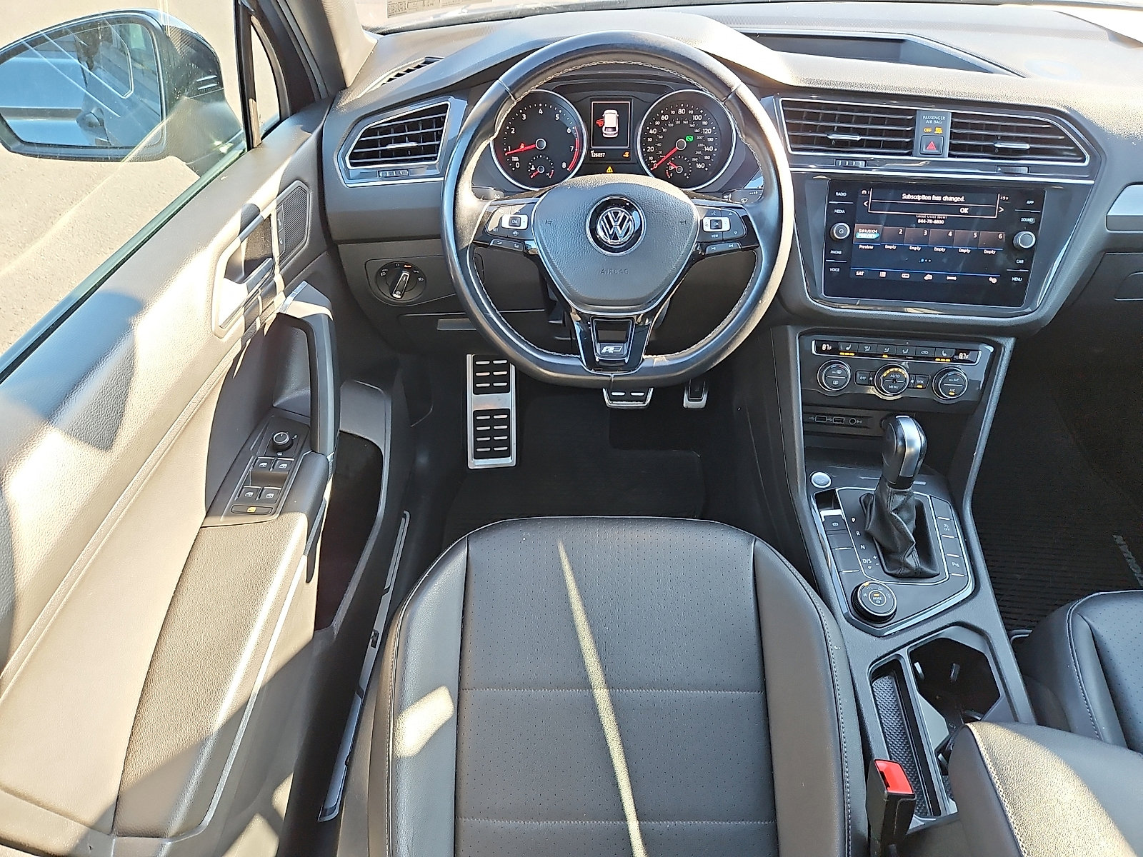 Used 2020 Volkswagen Tiguan SE R-Line image 11