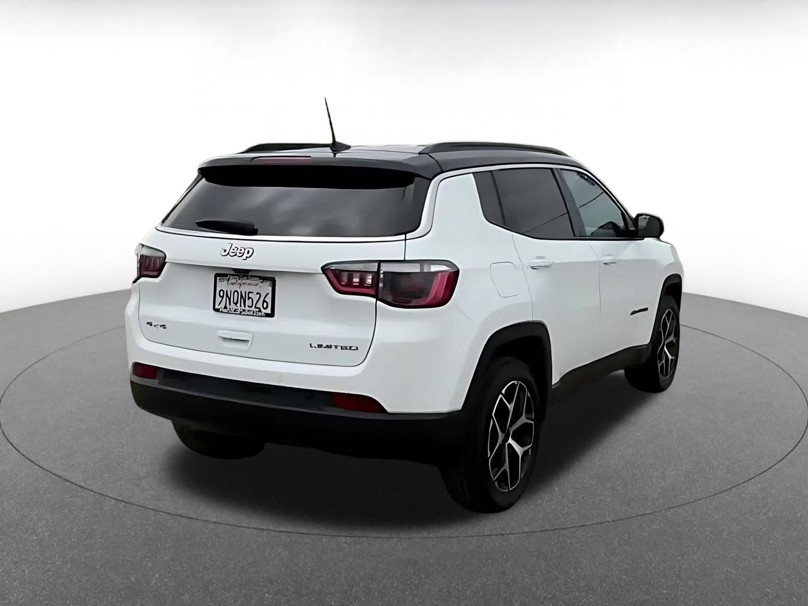 Used 2025 Jeep Compass Limited AWD/4WD image 13