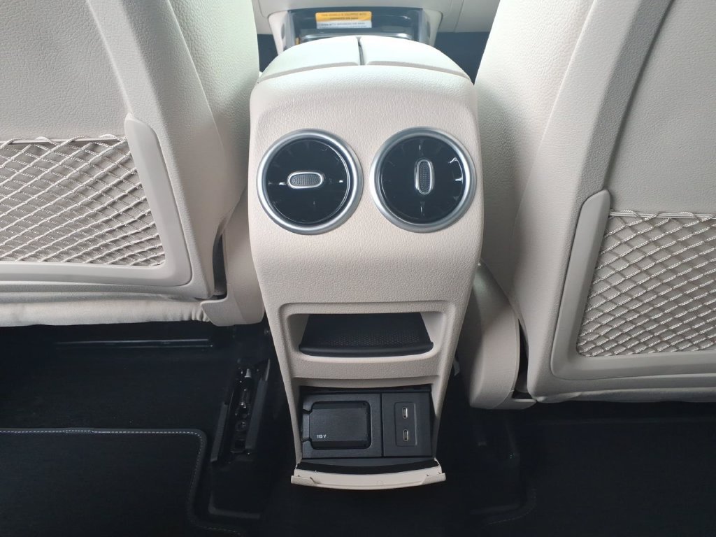 New 2026 Mercedes-Benz GLB 250 4MATIC image 27