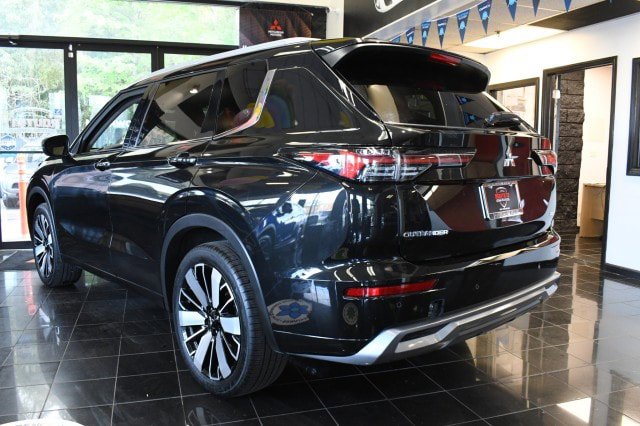 Used 2025 Mitsubishi Outlander GT AWD/4WD image 12