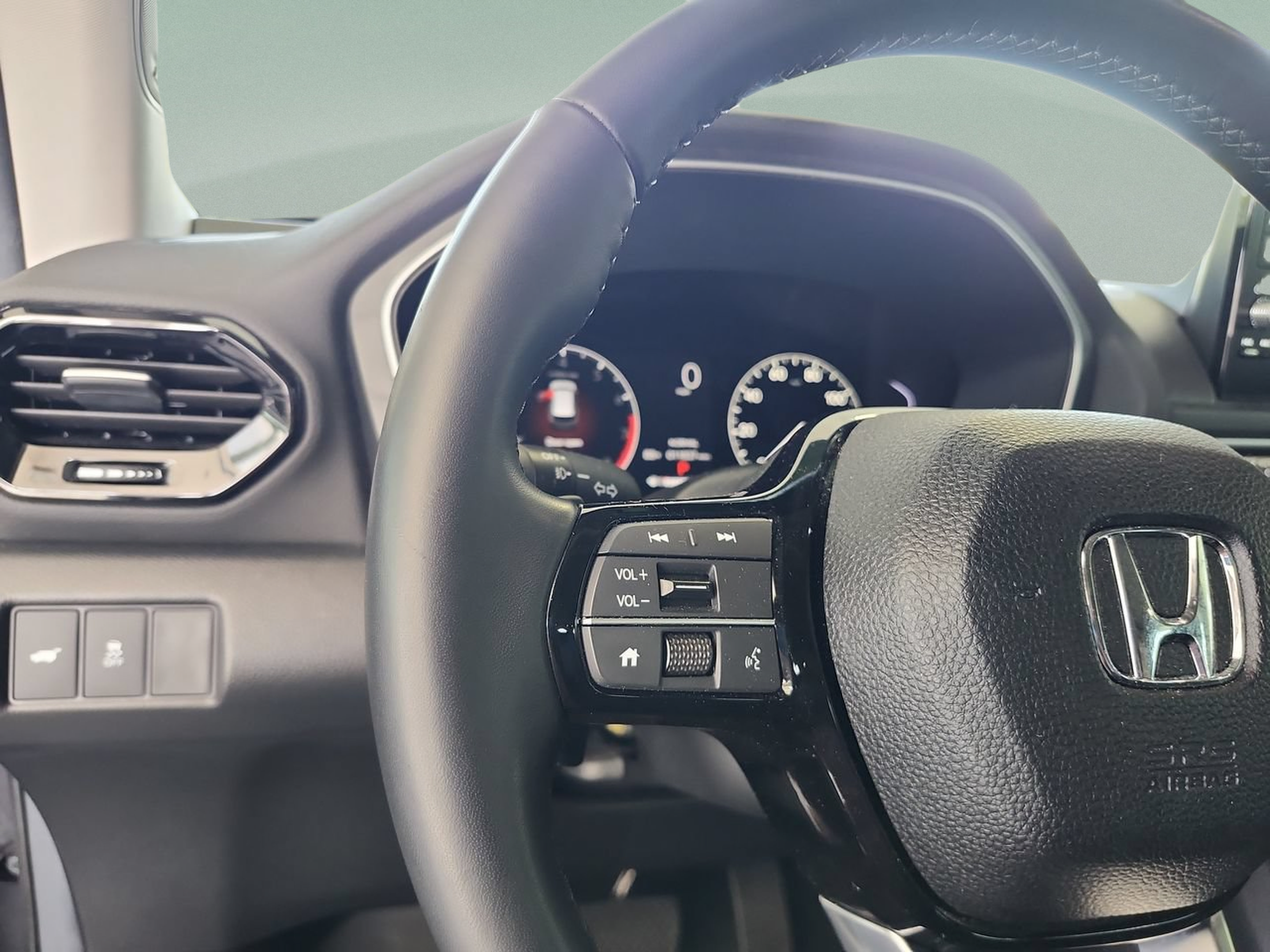 Used 2025 Honda Pilot Touring image 13