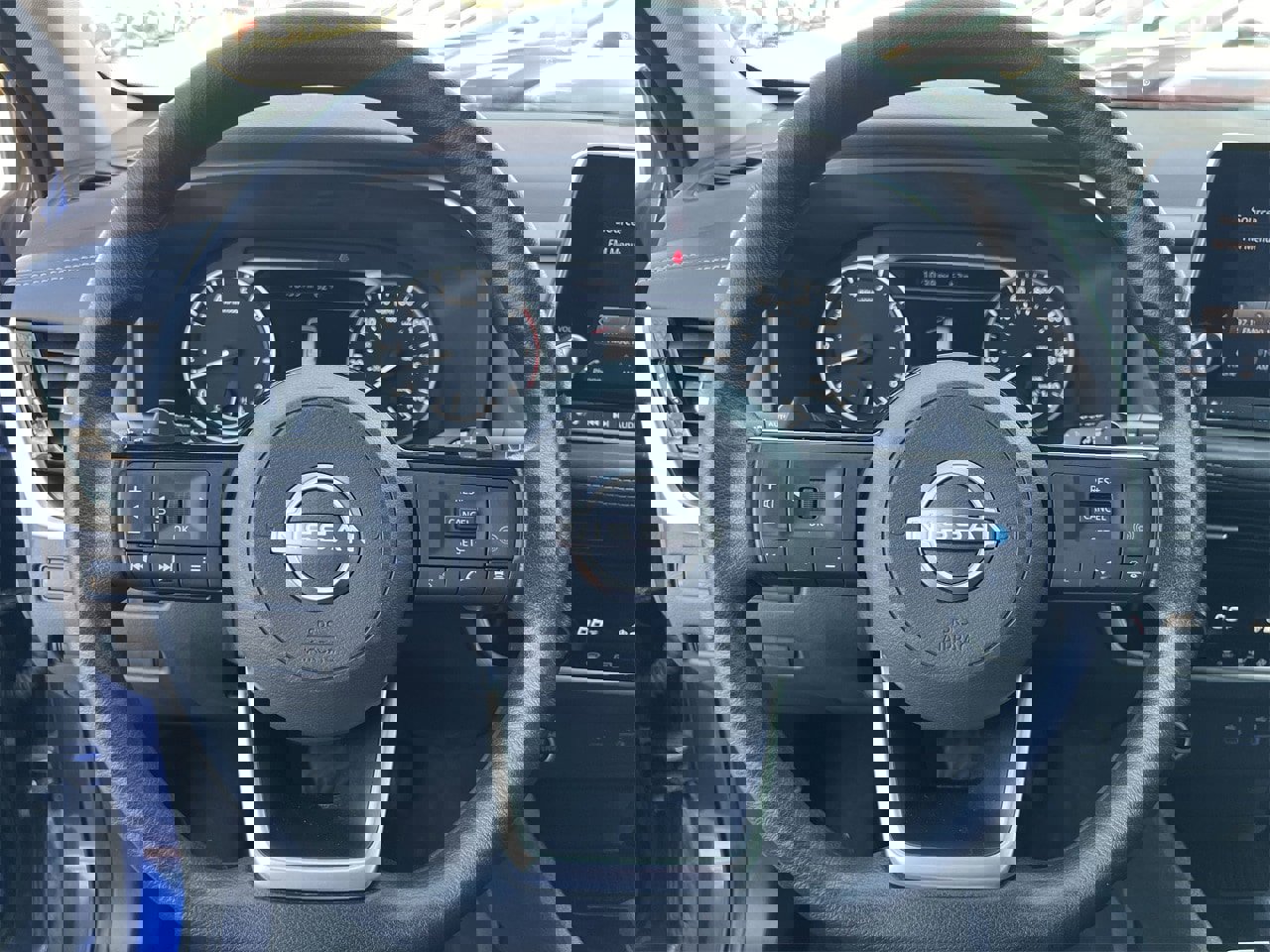 Certified 2022 Nissan Rogue SV image 10