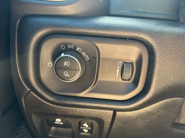 Used 2020 RAM 1500 Big Horn AWD/4WD image 11