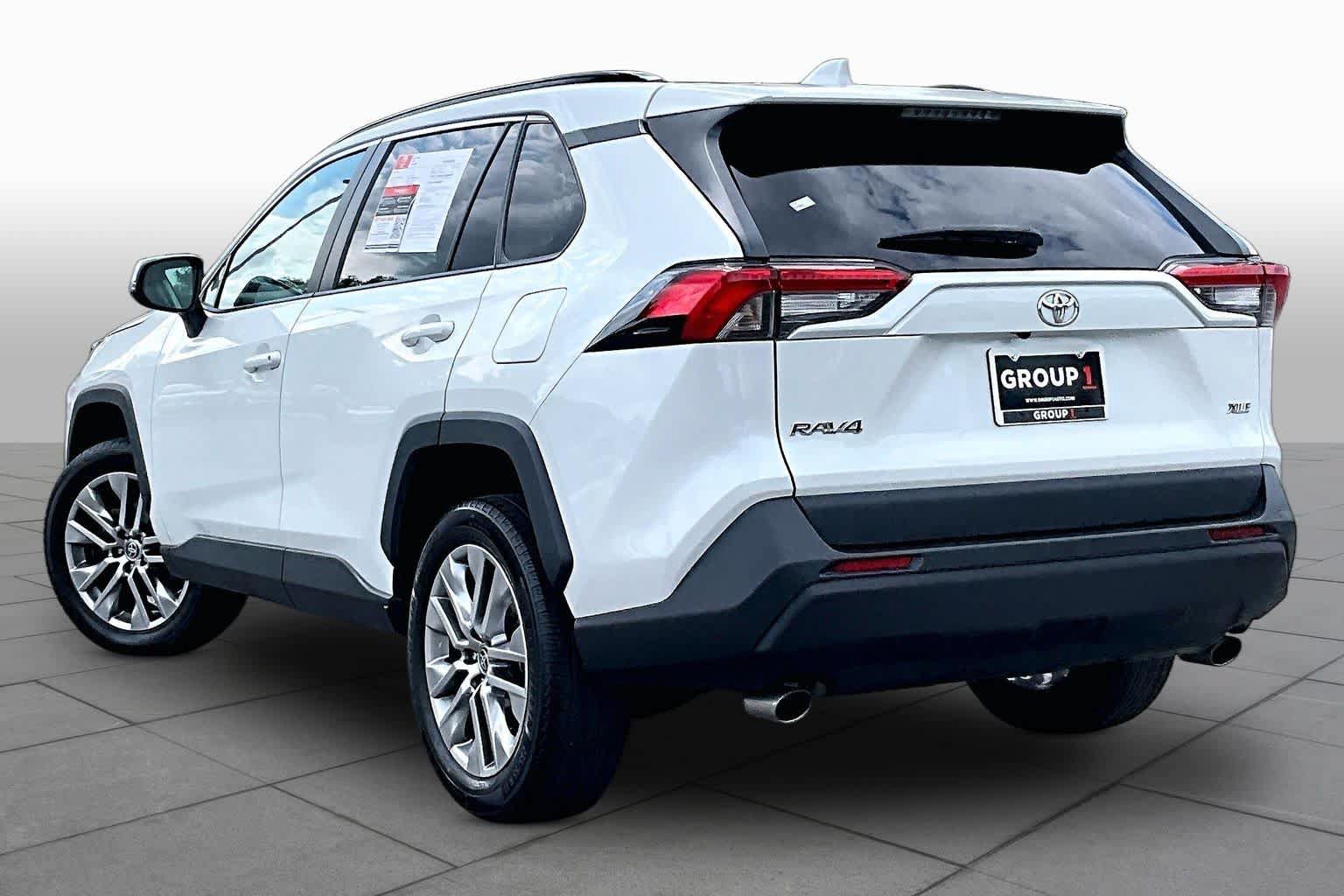 Used 2023 Toyota RAV4 XLE Premium FWD image 12