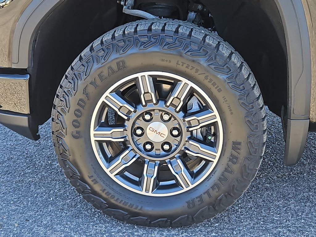 Used 2024 GMC Sierra 1500 AT4 w/ Technology Package image 8