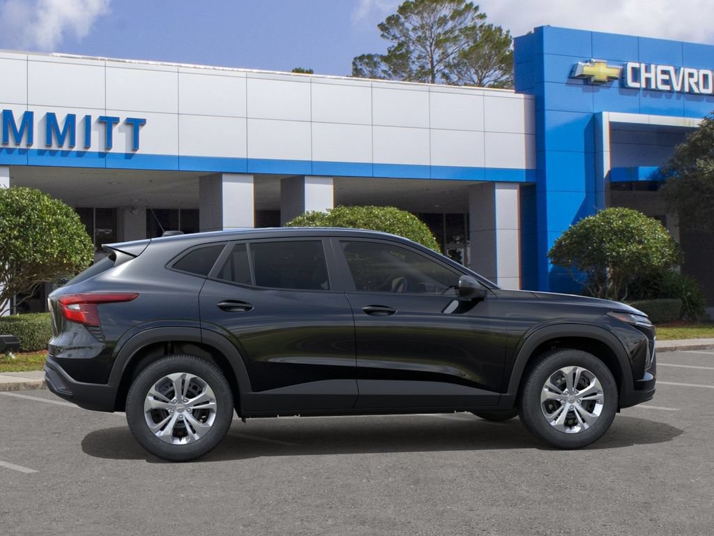 New 2026 Chevrolet Trax LS FWD image 5