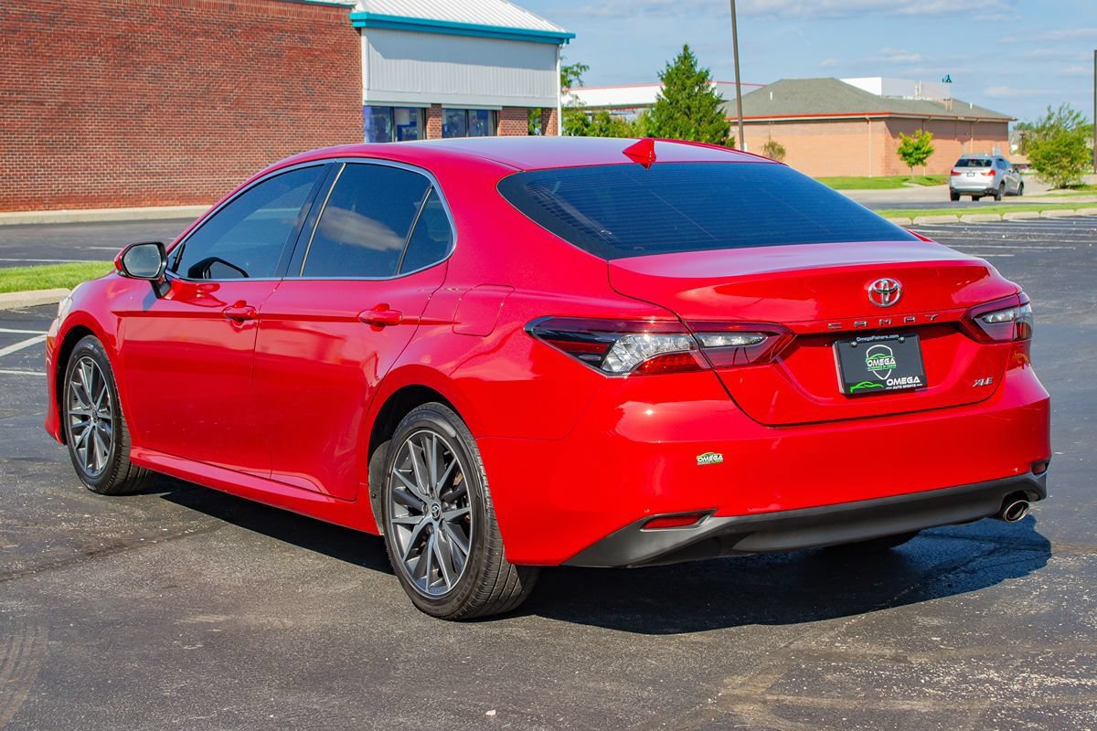 Used 2023 Toyota Camry XLE FWD image 7