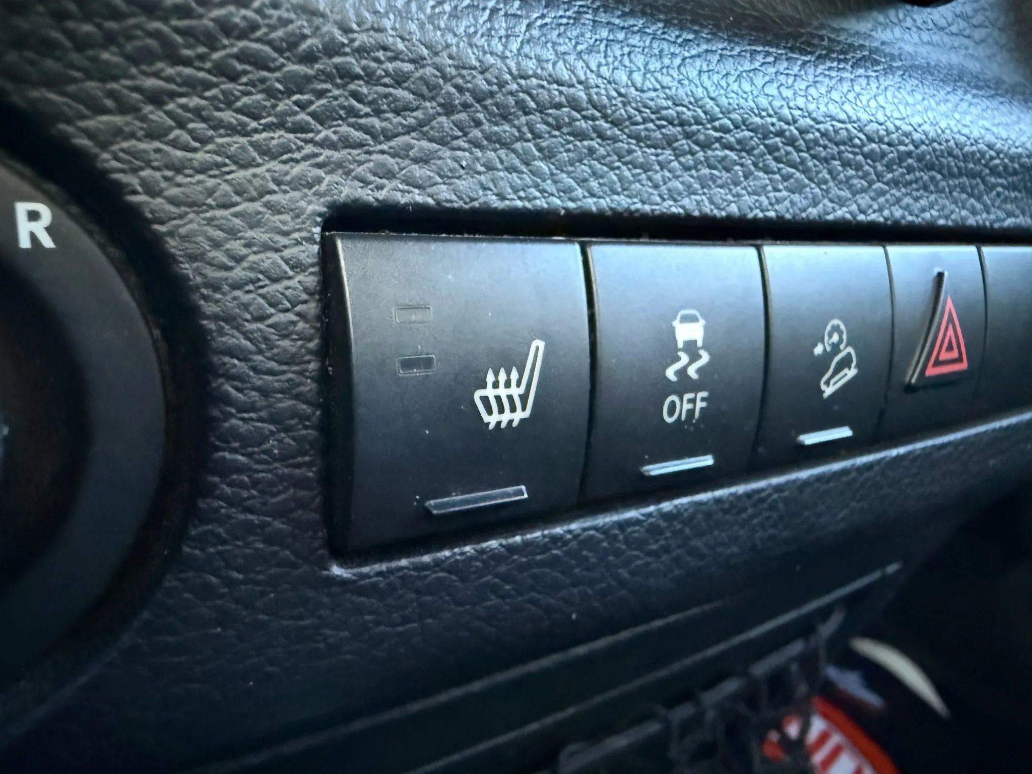 Used 2018 Jeep Wrangler Unlimited Sahara w/ Connectivity Group image 20