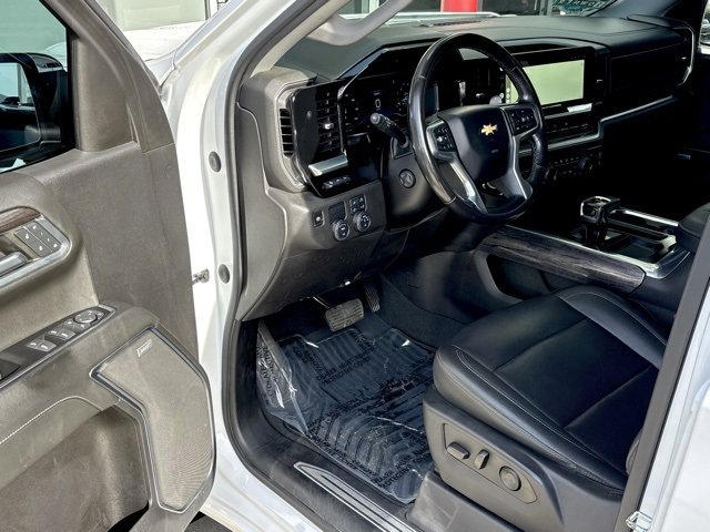 Used 2022 Chevrolet Silverado 1500 LTZ w/ Technology Package image 11