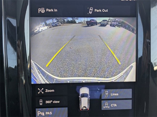 Used 2018 Volvo XC60 T6 Momentum w/ Convenience Package image 23