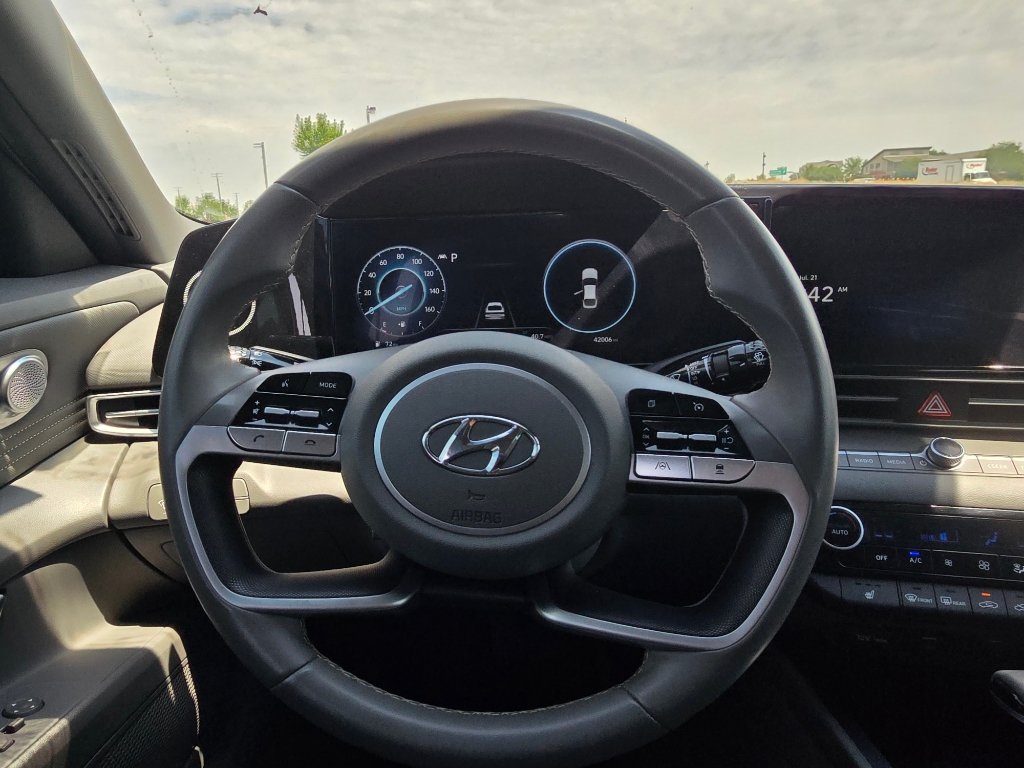 Used 2023 Hyundai Elantra SEL w/ Convenience Package FWD image 27