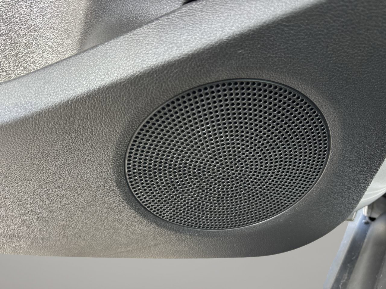 Used 2017 Ford C-MAX Energi SE image 18