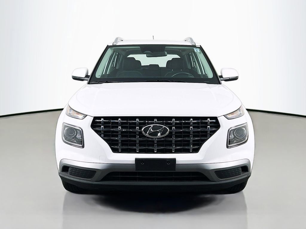 Used 2023 Hyundai Venue SEL w/ Cargo Package FWD image 2