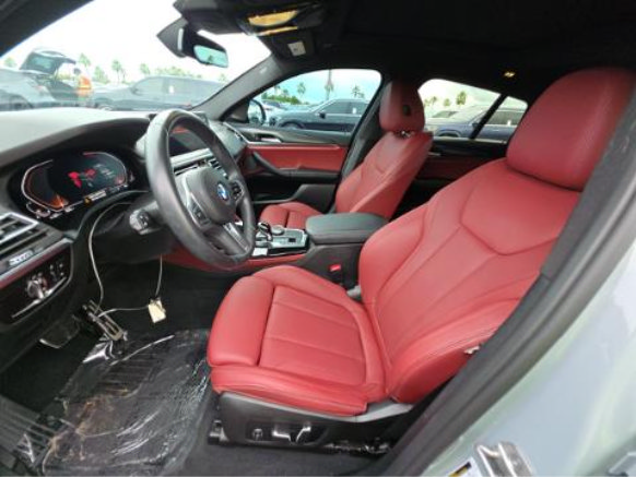Used 2024 BMW X4 xDrive30i w/ Premium Package AWD/4WD image 4
