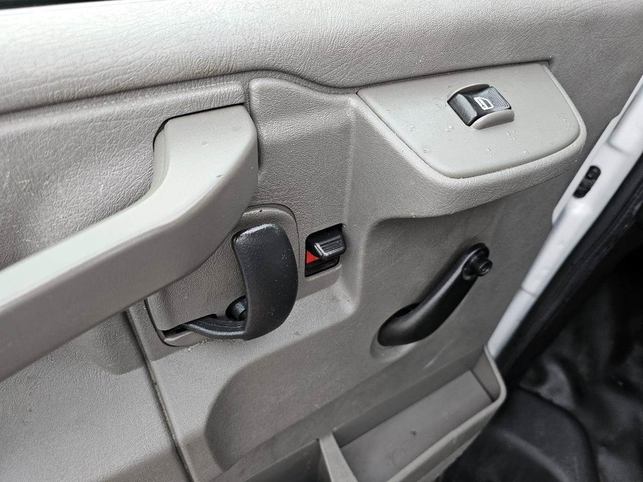 Used 2019 Chevrolet Express 2500 RWD image 10