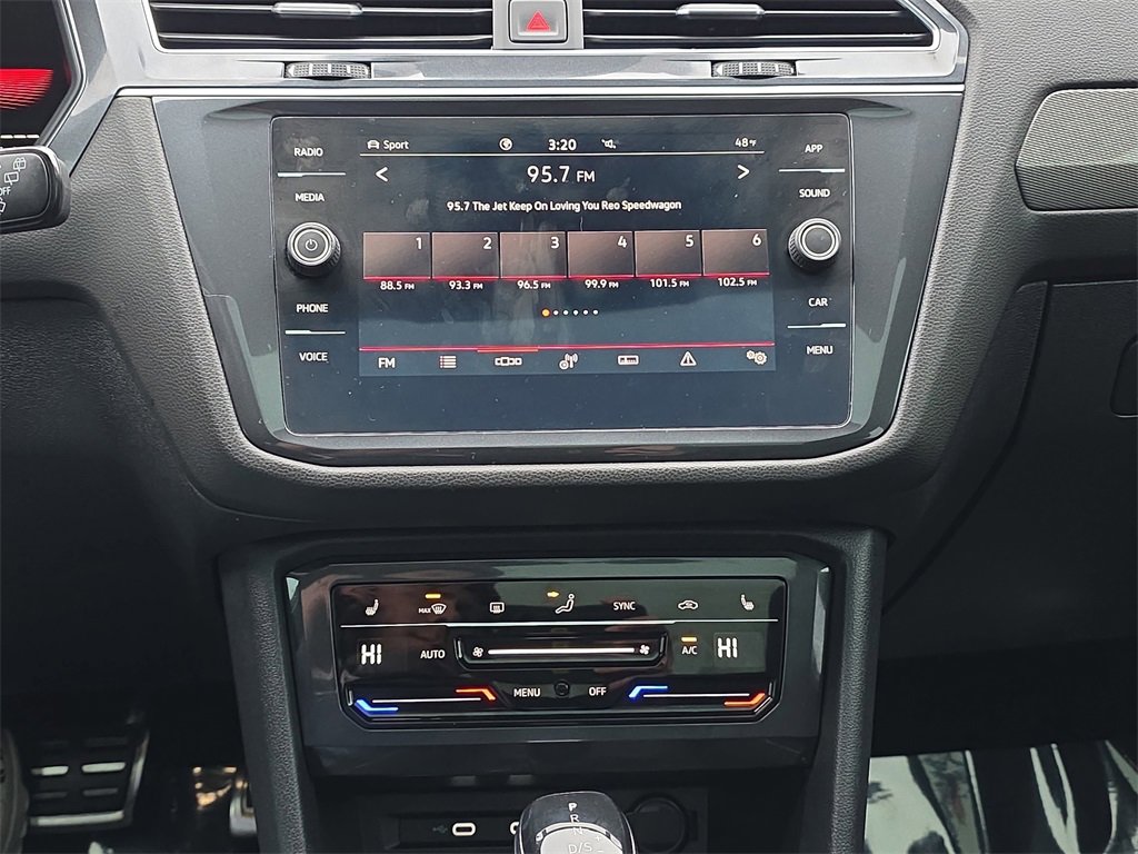 Used 2022 Volkswagen Tiguan SE R-Line image 23