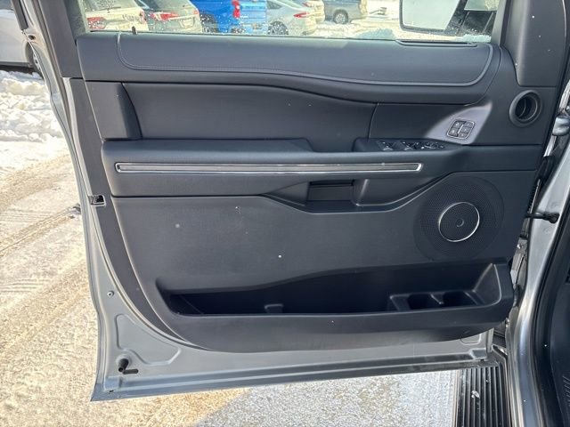 Used 2024 Ford Expedition XLT image 6