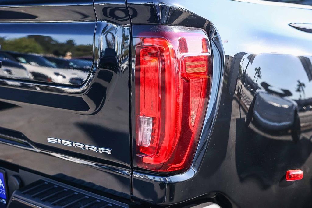 Used 2022 GMC Sierra 3500 Denali w/ Denali Ultimate Package image 11