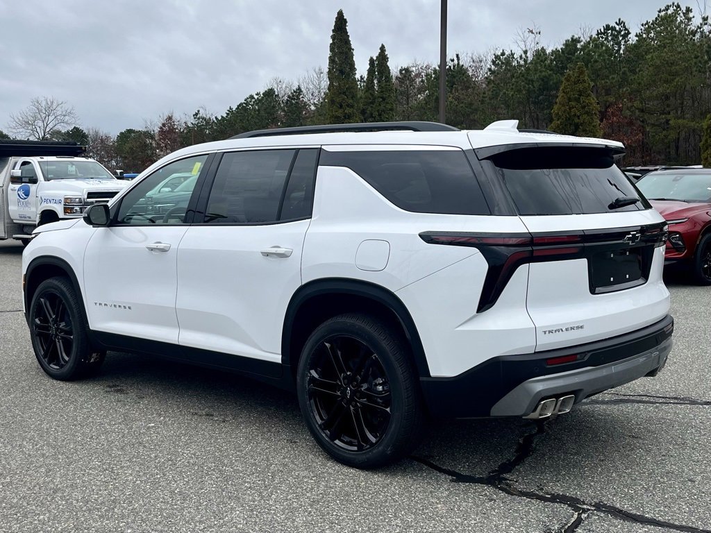 New 2026 Chevrolet Traverse LT image 3