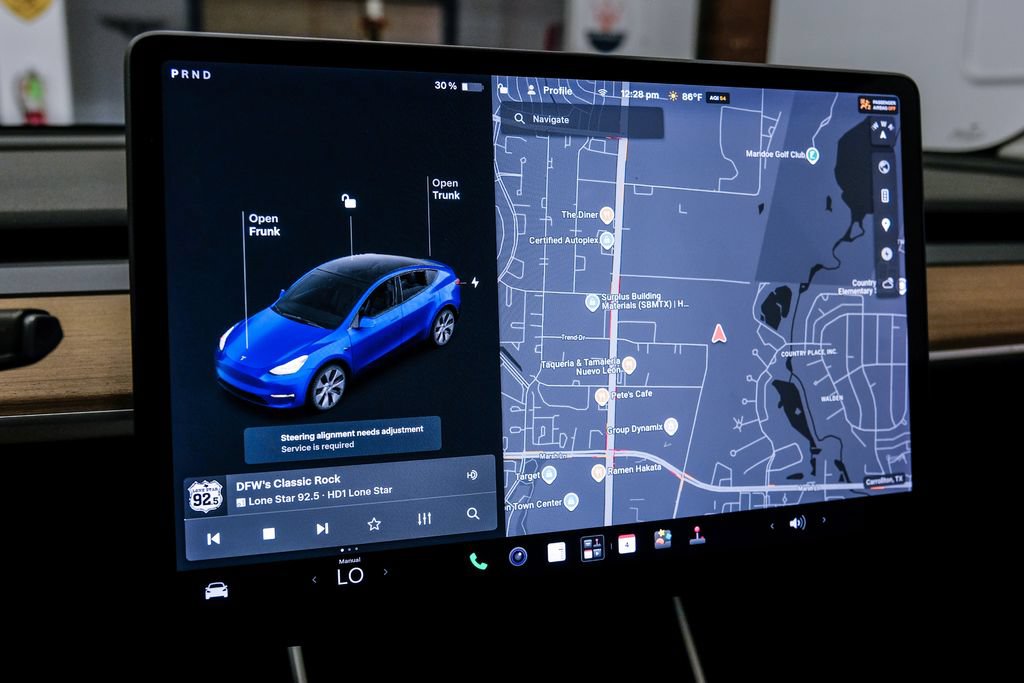 Used 2021 Tesla Model Y Long Range AWD/4WD image 24