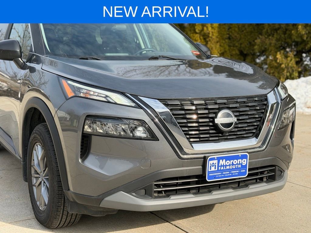 Used 2023 Nissan Rogue S image 2