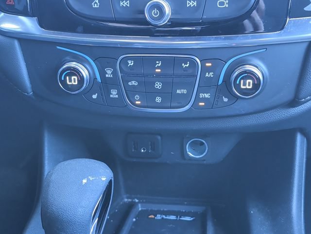 Used 2023 Chevrolet Traverse LT FWD image 28