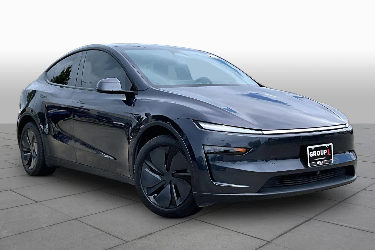 Used 2026 Tesla Model Y 2WD image 2