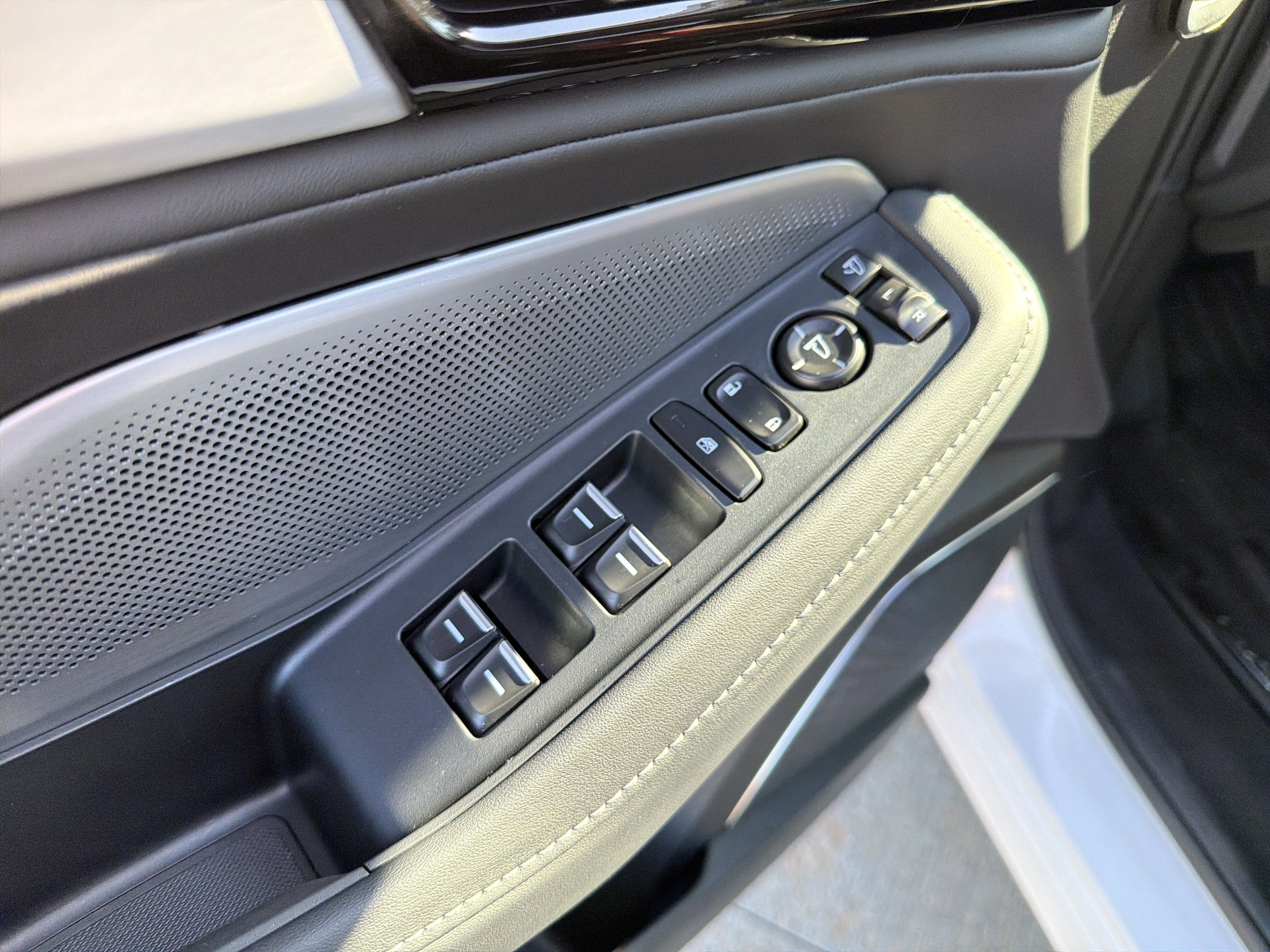 Certified 2026 Acura MDX FWD w/ Technology Package image 15