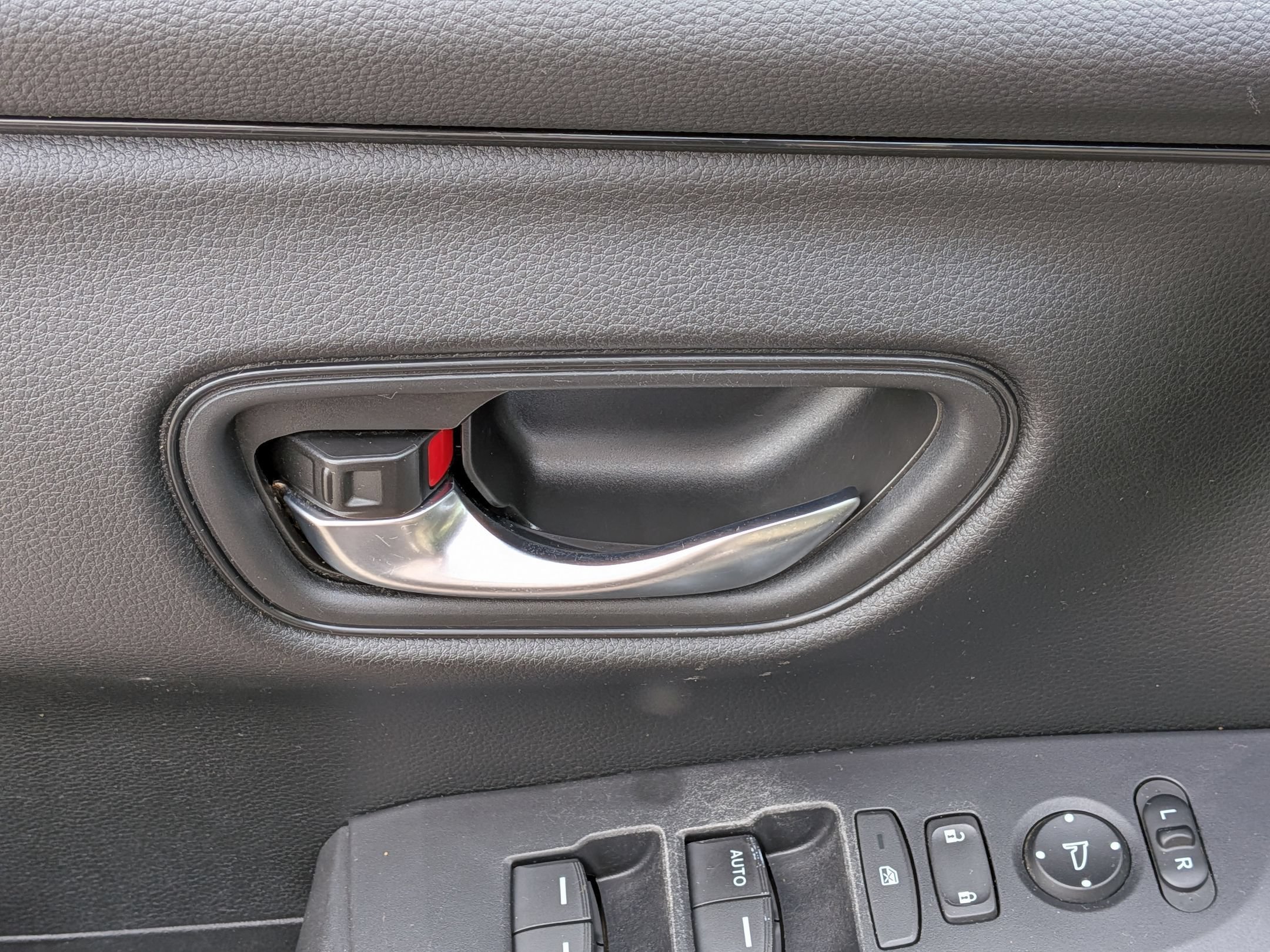 Used 2024 Honda HR-V LX image 12