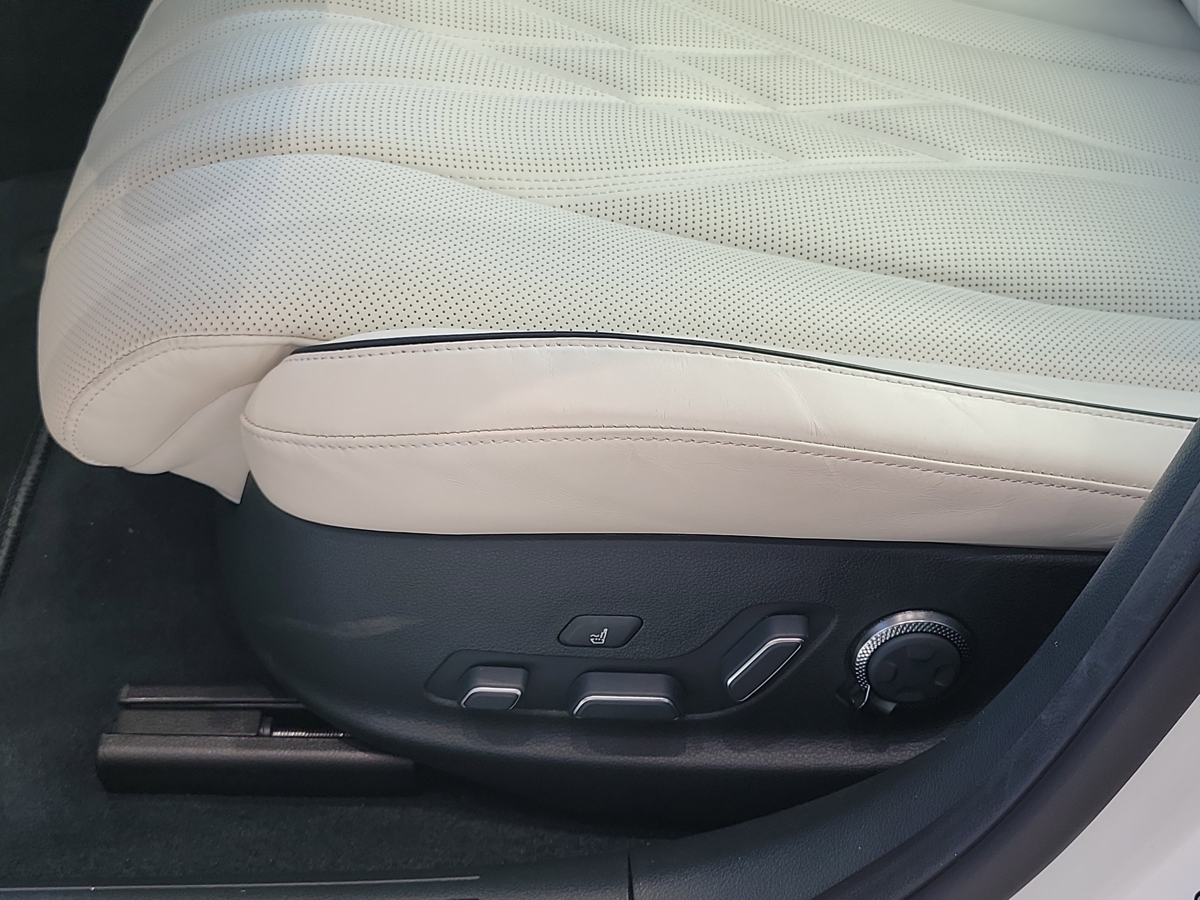 New 2023 Genesis G80 AWD image 12